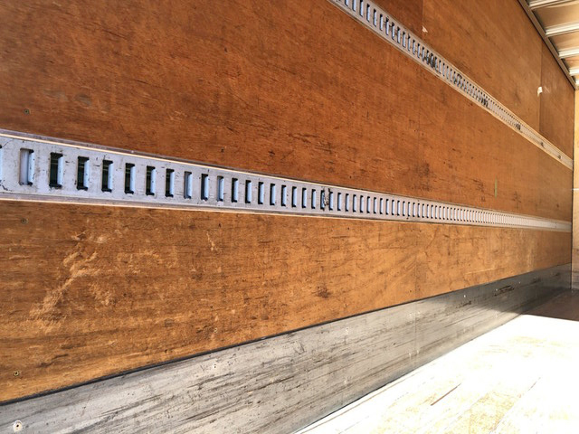 いすゞフォワードアルミバン中型（4t）[写真12]