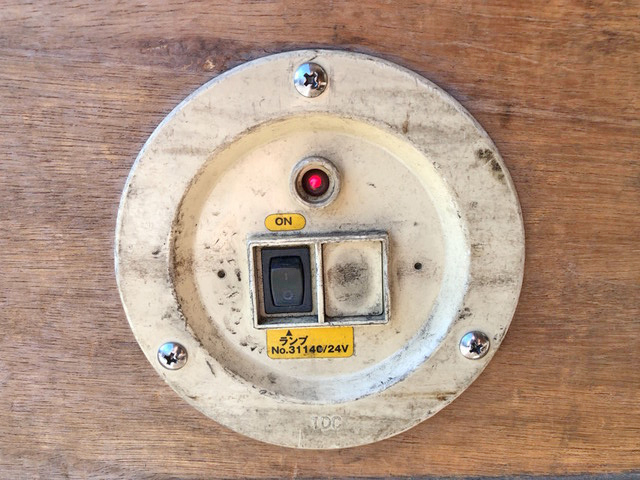 いすゞフォワードアルミバン中型（4t）[写真16]