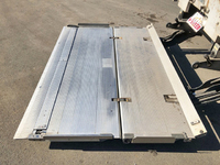 いすゞフォワードアルミバン中型（4t）[写真18]