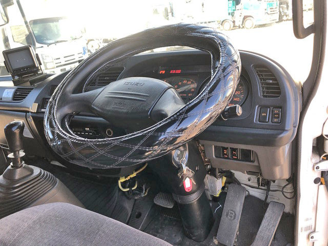 いすゞフォワードアルミバン中型（4t）[写真34]