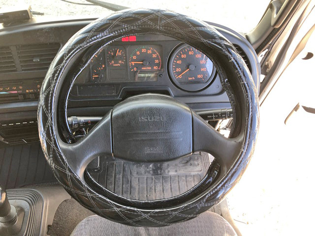 いすゞフォワードアルミバン中型（4t）[写真36]