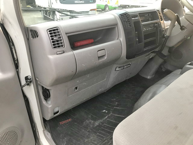 トヨタトヨエース平ボディ小型（2t・3t）[写真31]