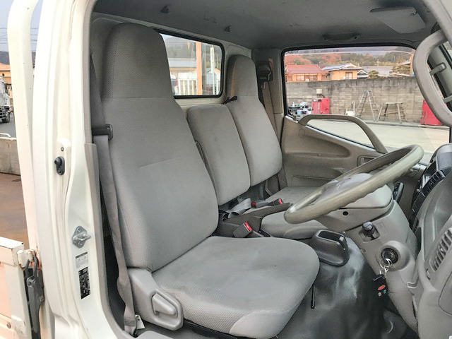 トヨタトヨエース平ボディ小型（2t・3t）[写真34]