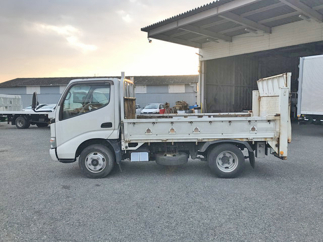 トヨタトヨエース平ボディ小型（2t・3t）[写真07]