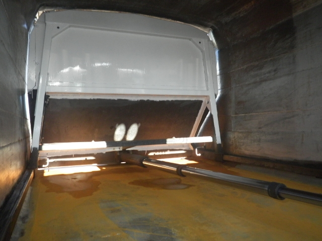 いすゞフォワードパッカー車（塵芥車）中型（4t）[写真12]