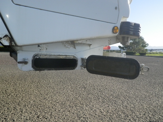 いすゞフォワードパッカー車（塵芥車）中型（4t）[写真14]