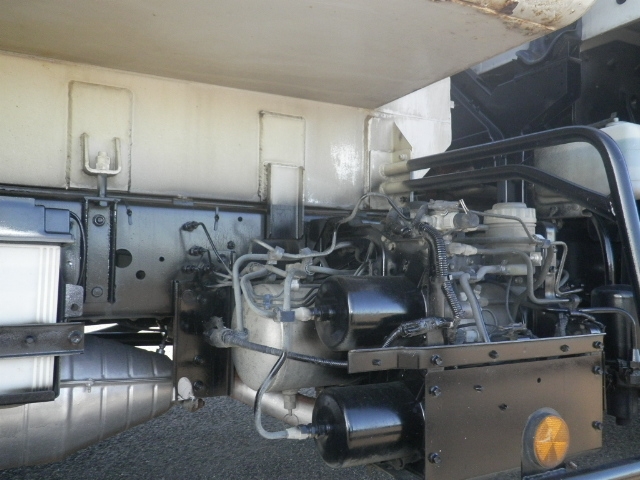 いすゞフォワードパッカー車（塵芥車）中型（4t）[写真15]