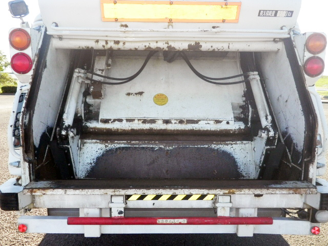 いすゞフォワードパッカー車（塵芥車）中型（4t）[写真05]