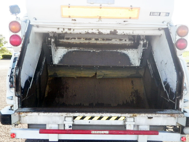 いすゞフォワードパッカー車（塵芥車）中型（4t）[写真06]