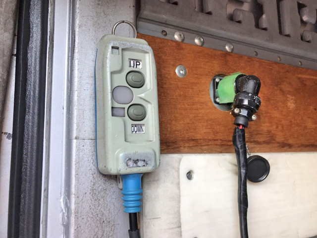 三菱ふそうキャンターオープントップバン小型（2t・3t）[写真11]