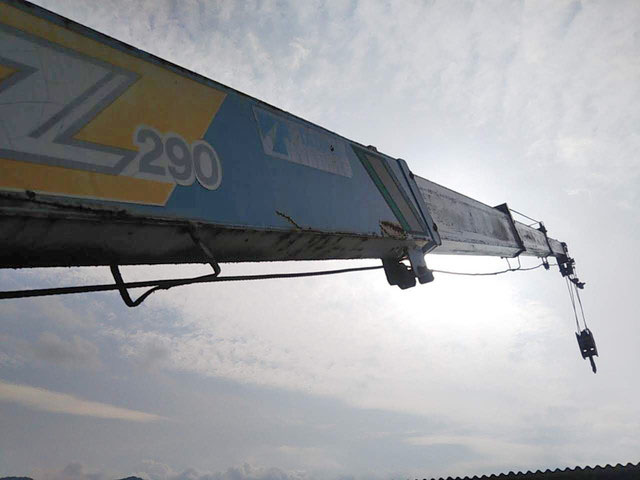 いすゞエルフクレーン4段小型（2t・3t）[写真10]