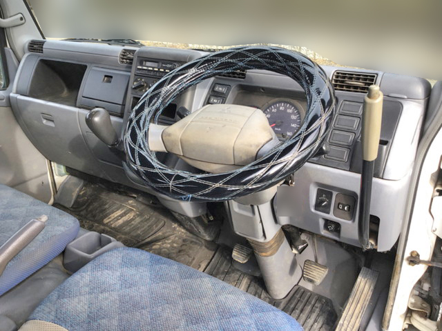 三菱ふそうキャンターダンプ小型（2t・3t）[写真19]