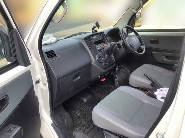 トヨタライトエース平ボディ小型（2t・3t）[写真16]