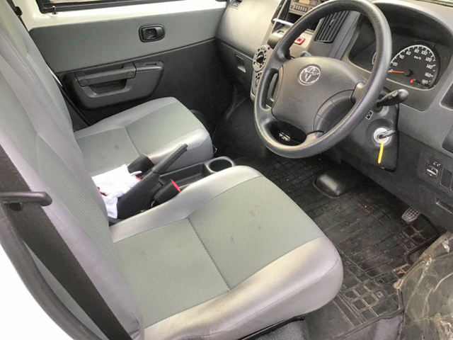 トヨタライトエース平ボディ小型（2t・3t）[写真18]