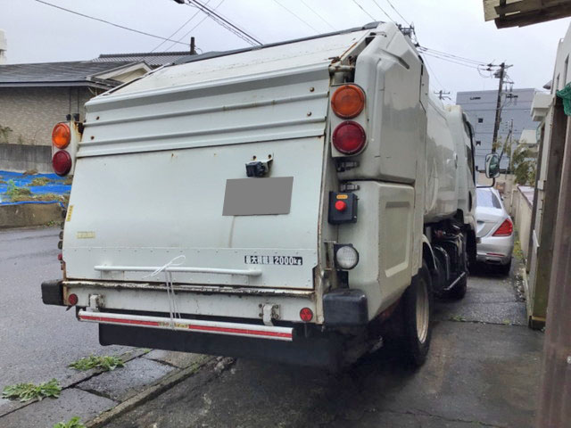 いすゞエルフパッカー車（塵芥車）小型（2t・3t）[写真04]