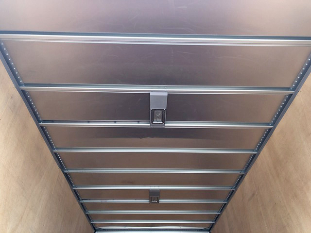 いすゞエルフアルミバン小型（2t・3t）[写真11]