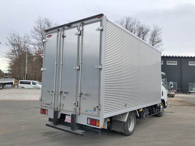 いすゞエルフアルミバン小型（2t・3t）[写真02]