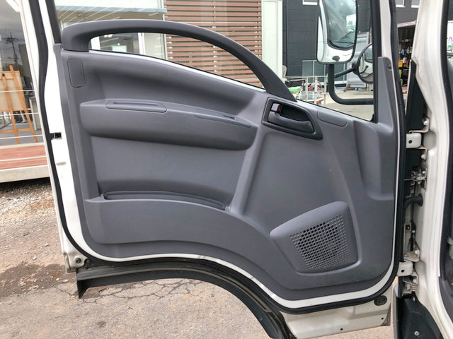 いすゞエルフアルミバン小型（2t・3t）[写真30]