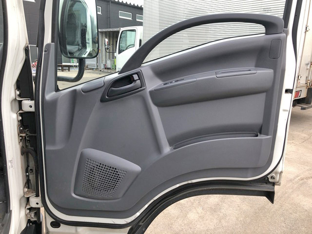 いすゞエルフアルミバン小型（2t・3t）[写真31]