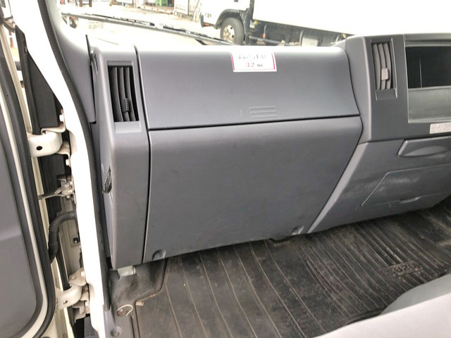 いすゞエルフアルミバン小型（2t・3t）[写真32]