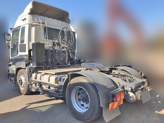 いすゞギガトレーラーヘッド（トラクターヘッド）大型（10t）[写真02]