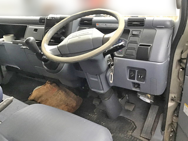 いすゞエルフアルミブロック小型（2t・3t）[写真11]