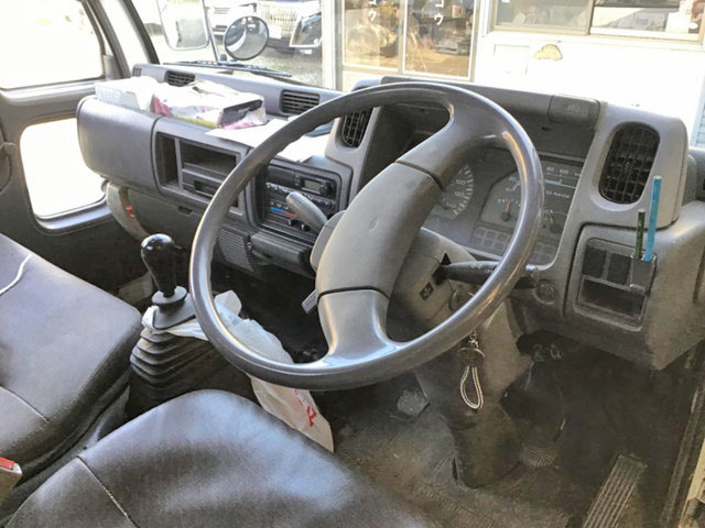 日産アトラス平ボディ小型（2t・3t）[写真12]