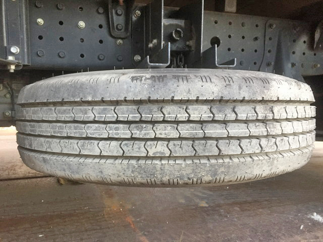 三菱ふそうキャンター平ボディ小型（2t・3t）[写真15]