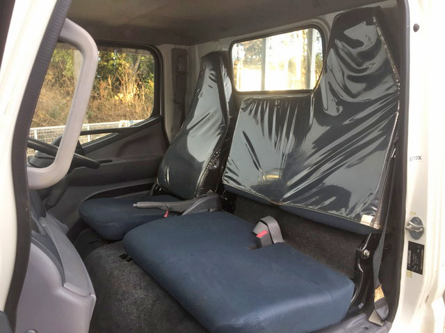 三菱ふそうキャンター平ボディ小型（2t・3t）[写真30]