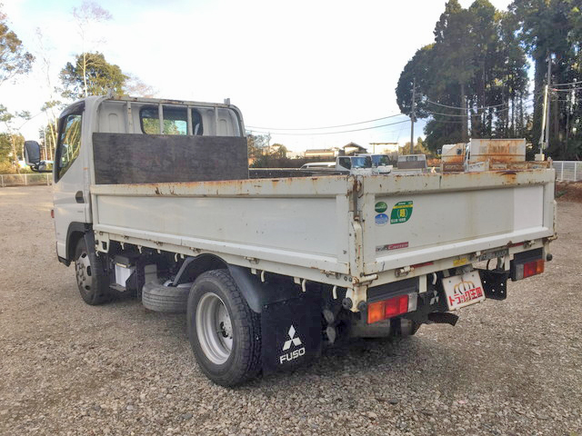 三菱ふそうキャンター平ボディ小型（2t・3t）[写真04]