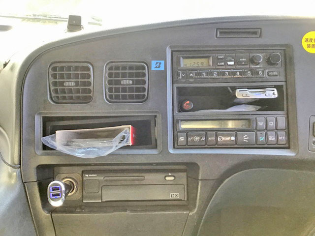 三菱ふそうスーパーグレートアルミウイング大型（10t）[写真23]