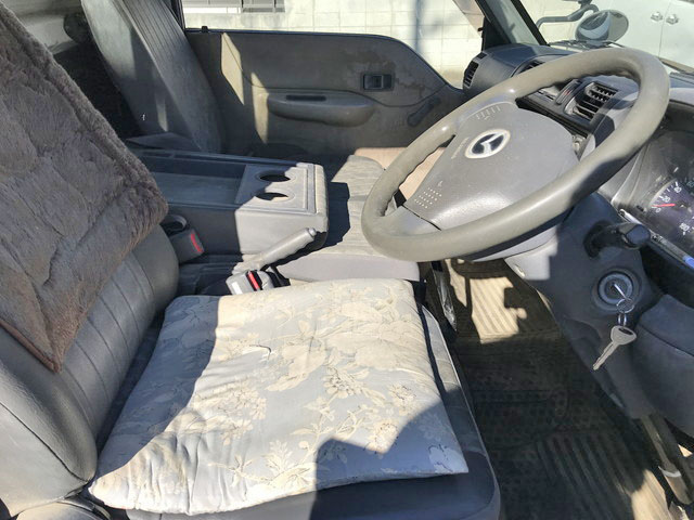 マツダボンゴ平ボディ小型（2t・3t）[写真17]