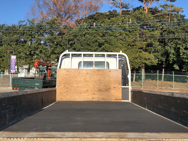 いすゞエルフ平ボディ小型（2t・3t）[写真13]