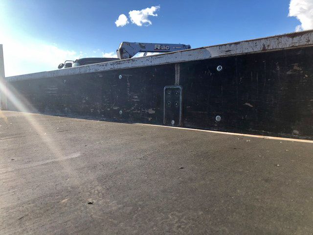 いすゞエルフ平ボディ小型（2t・3t）[写真16]