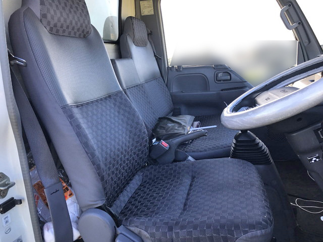 いすゞエルフアルミバン小型（2t・3t）[写真12]