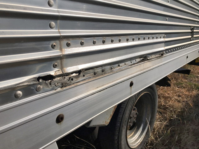 いすゞエルフアルミバン小型（2t・3t）[写真03]