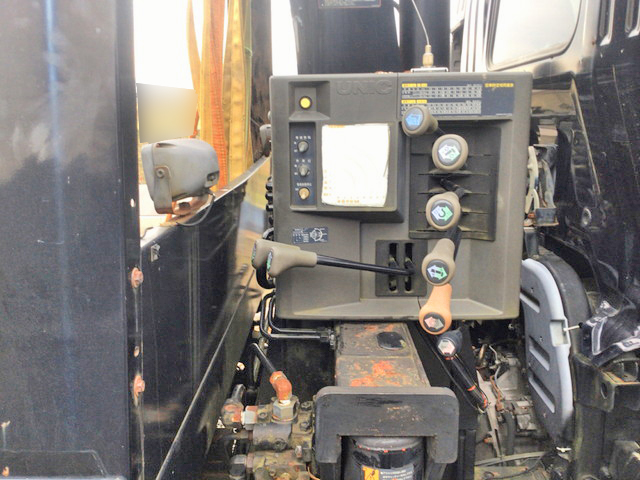 日野レンジャーセーフティクレーン3段中型（4t）[写真17]