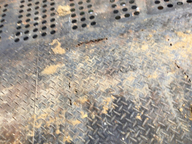 日野レンジャーセーフティクレーン3段中型（4t）[写真09]