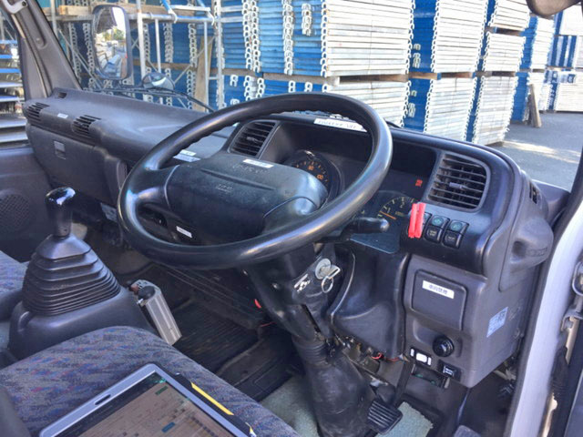 いすゞエルフクレーン4段小型（2t・3t）[写真24]