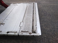 三菱ふそうキャンターアルミバン小型（2t・3t）[写真04]