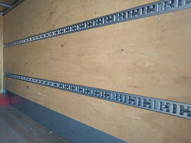 三菱ふそうキャンターアルミバン小型（2t・3t）[写真08]