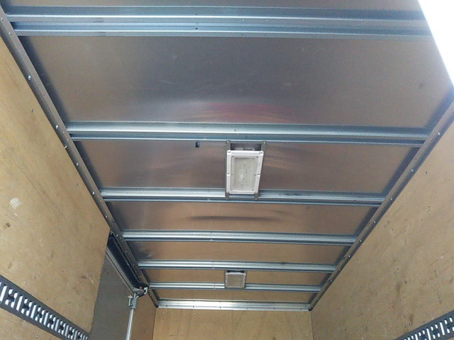 三菱ふそうキャンターアルミバン小型（2t・3t）[写真09]