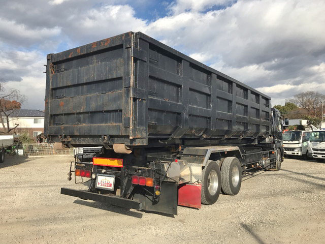 UDトラックスクオンコンテナ専用車大型（10t）[写真02]