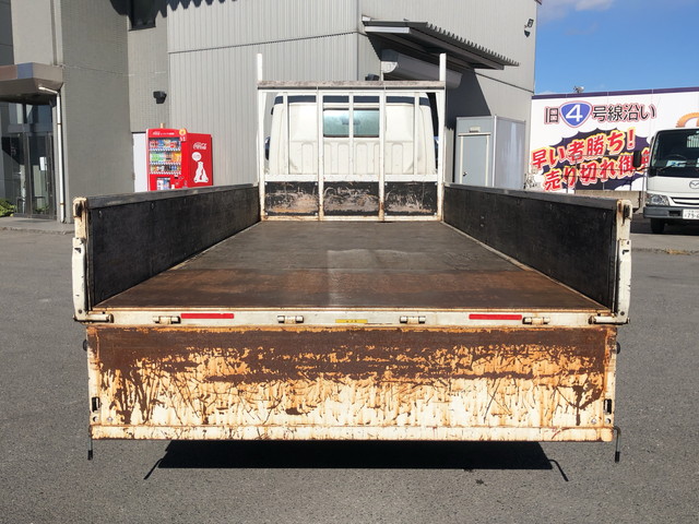 三菱ふそうキャンター平ボディ小型（2t・3t）[写真10]