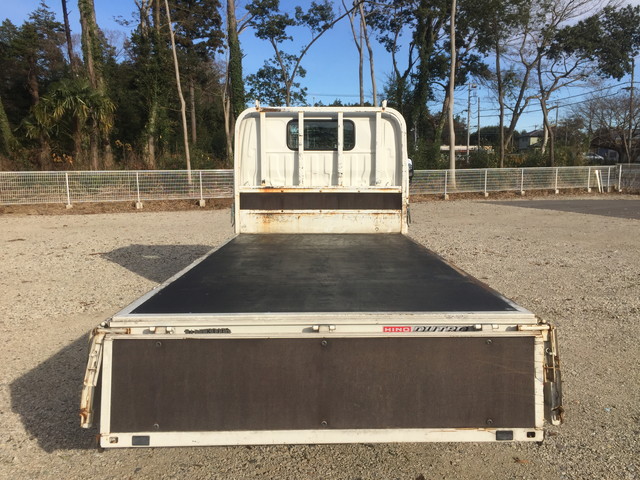 日野デュトロ平ボディ小型（2t・3t）[写真10]