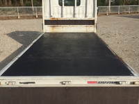 日野デュトロ平ボディ小型（2t・3t）[写真13]