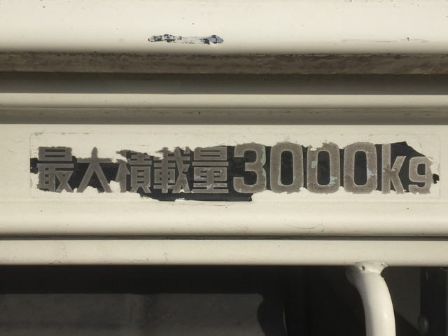 日野デュトロ平ボディ小型（2t・3t）[写真17]