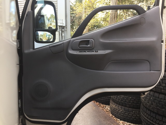 日野デュトロ平ボディ小型（2t・3t）[写真30]
