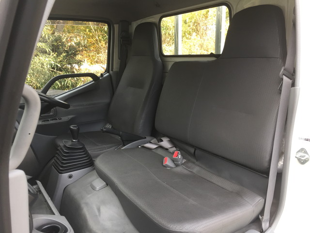 日野デュトロ平ボディ小型（2t・3t）[写真33]