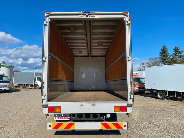 UDトラックスコンドルアルミウイング増トン（6t・8t）[写真12]